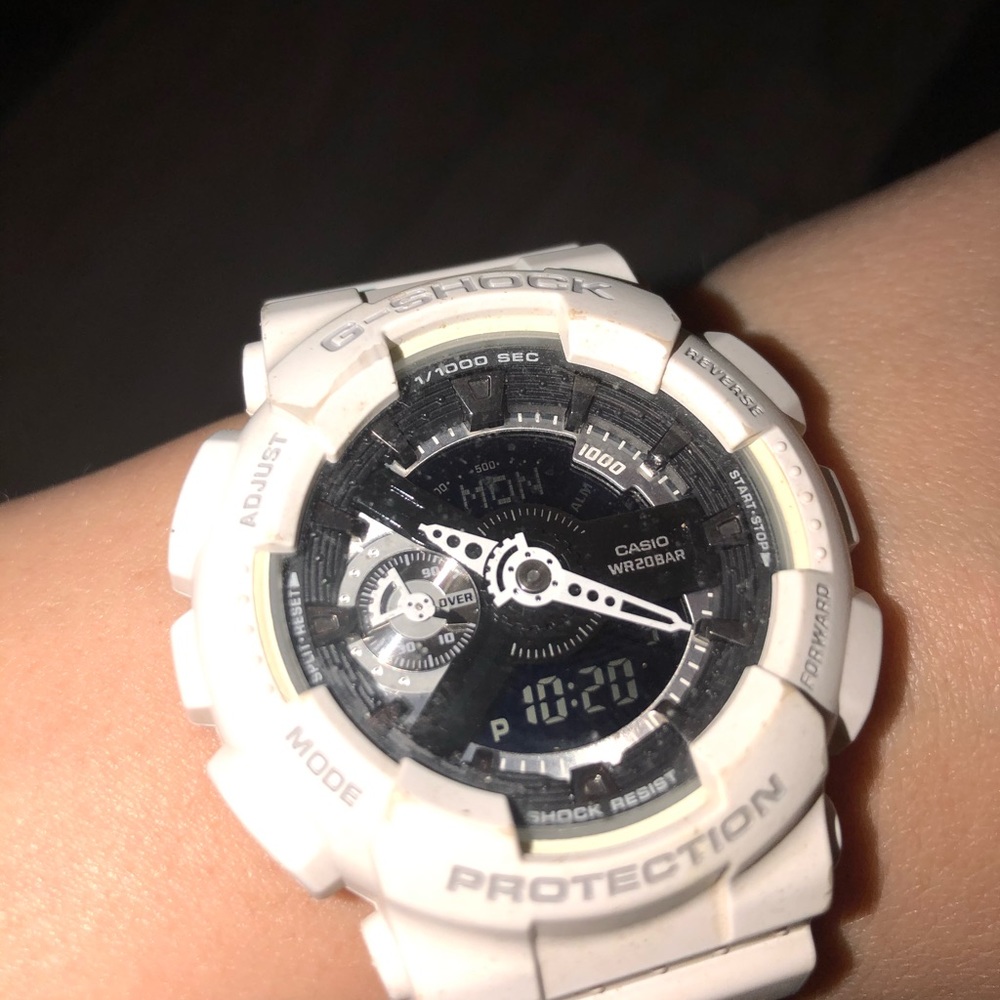 White GShock - Picture 3 of 8